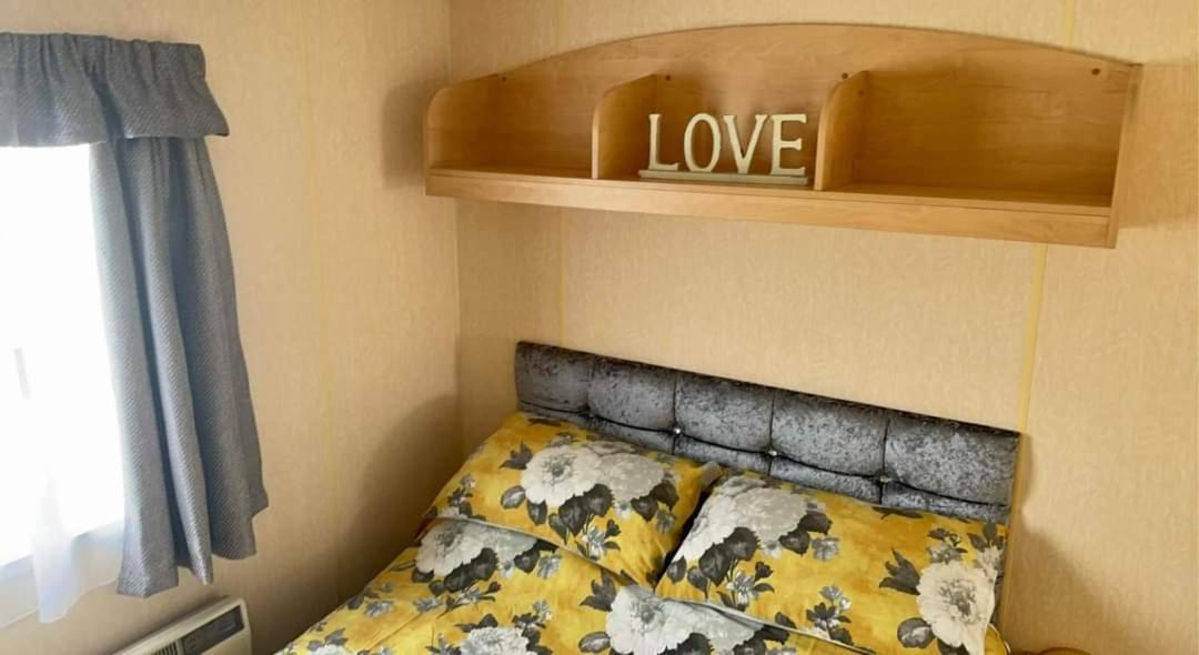Dees Caravan Lettings Kingfisher Elm 453 Инголдмелс Экстерьер фото