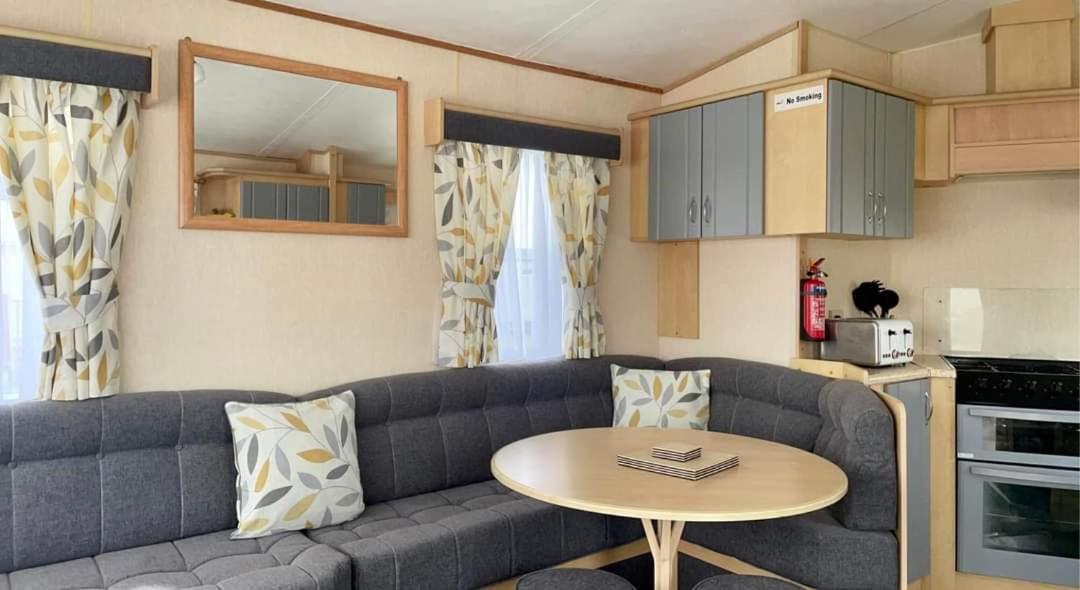 Dees Caravan Lettings Kingfisher Elm 453 Инголдмелс Экстерьер фото