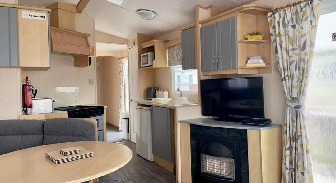 Dees Caravan Lettings Kingfisher Elm 453 Инголдмелс Экстерьер фото